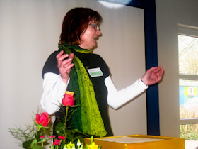 Sabine Frevert bedankt sich bei den Referentinnen und lädt zum weiteren Austausch ein